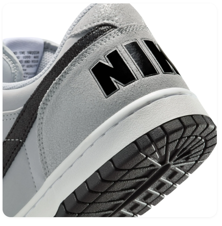 Nike Low-Top Sneakers - Light Gray, Black & White
