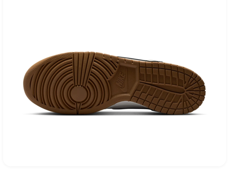 Nike Low-Top Sneakers - Off-White, Black & Gum Brown