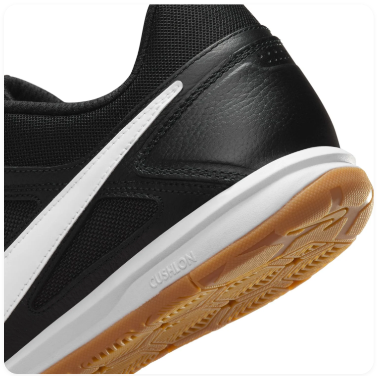 Nike Low-Top Sneakers - Black, White & Gum Brown
