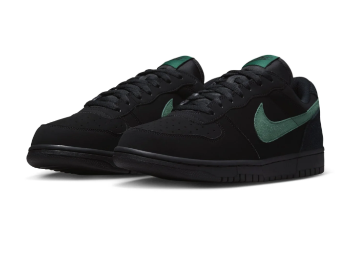 Nike Low-Top Sneakers - Black & Forest Green