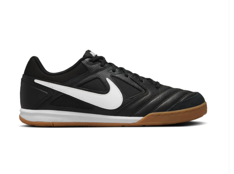Nike Low-Top Sneakers - Black, White & Gum Brown