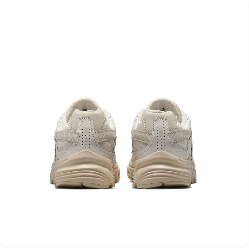 Nike Low-Top Sneakers - Cream & Beige