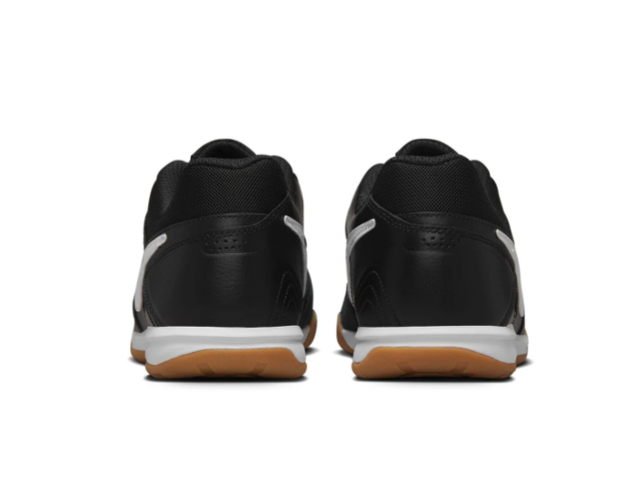 Nike Low-Top Sneakers - Black, White & Gum Brown
