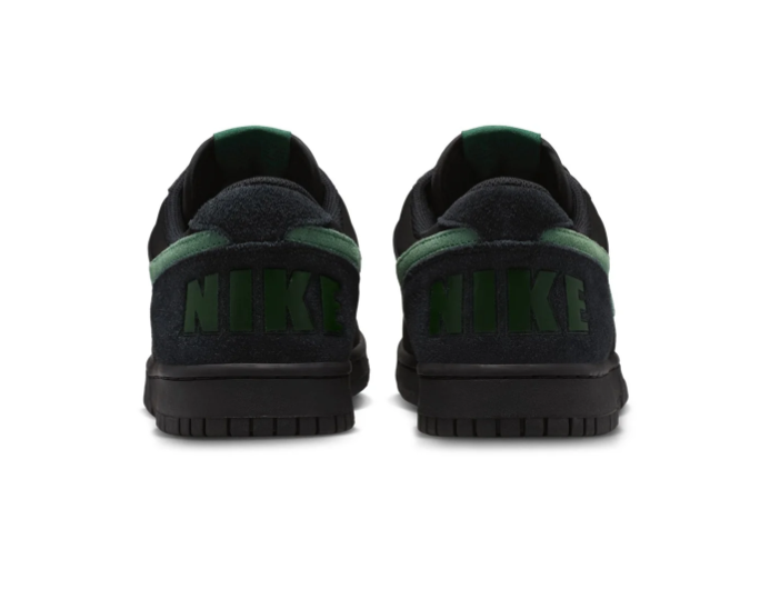 Nike Low-Top Sneakers - Black & Forest Green