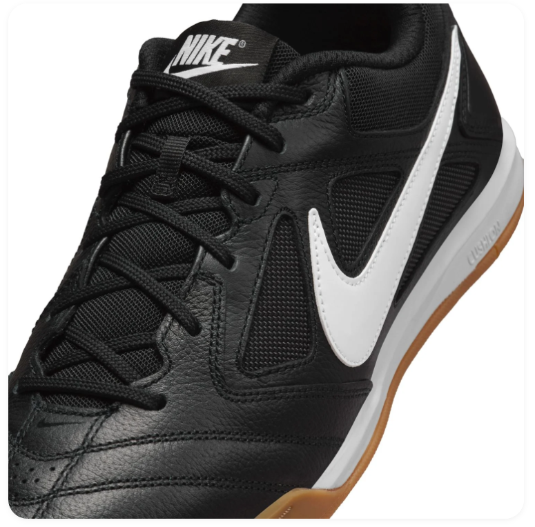 Nike Low-Top Sneakers - Black, White & Gum Brown