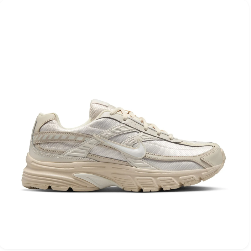 Nike Low-Top Sneakers - Cream & Beige