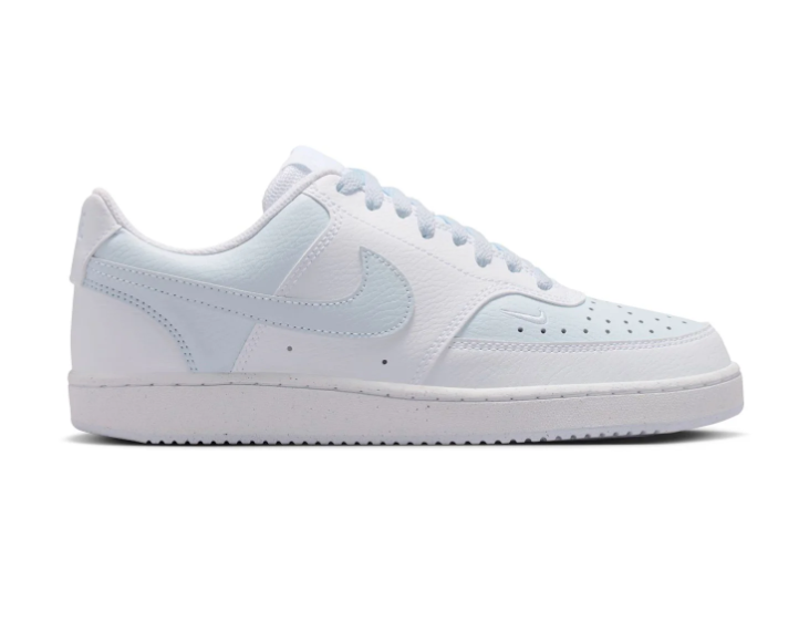 Nike Low-Top Sneakers - White & Pale Blue