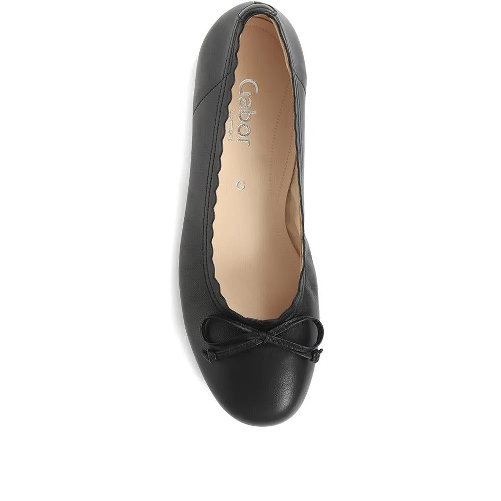 Conchita Leather Ballerina Pumps - GAB35527 / 322 030