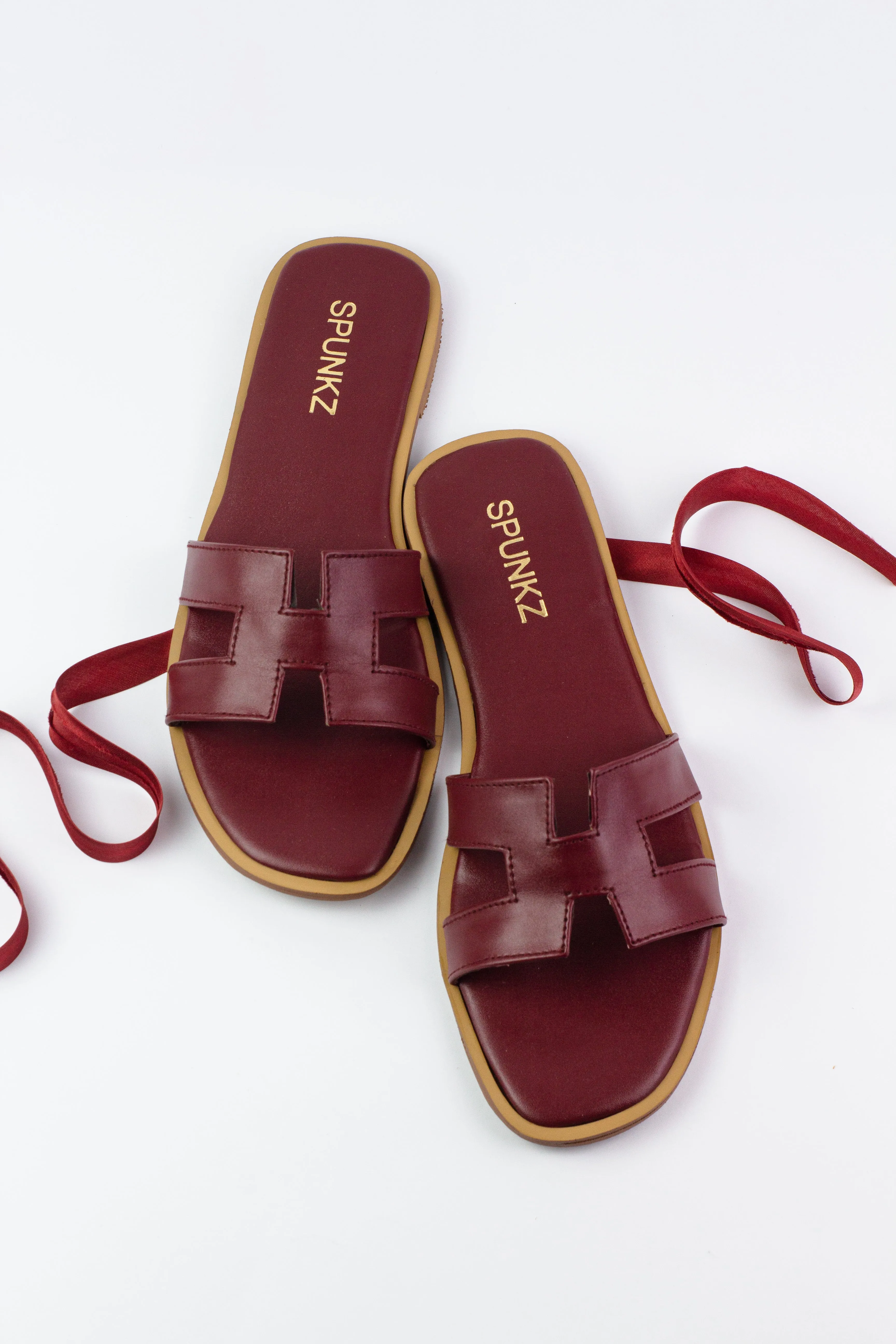 Hania Iconic H Style Oran Flat Slides in Maroon